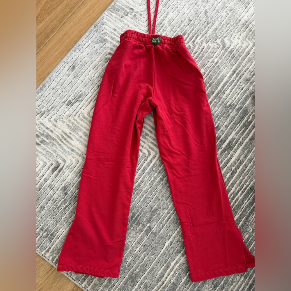 Daily drills wide leg red sweats with slit - Picture 3 of 3